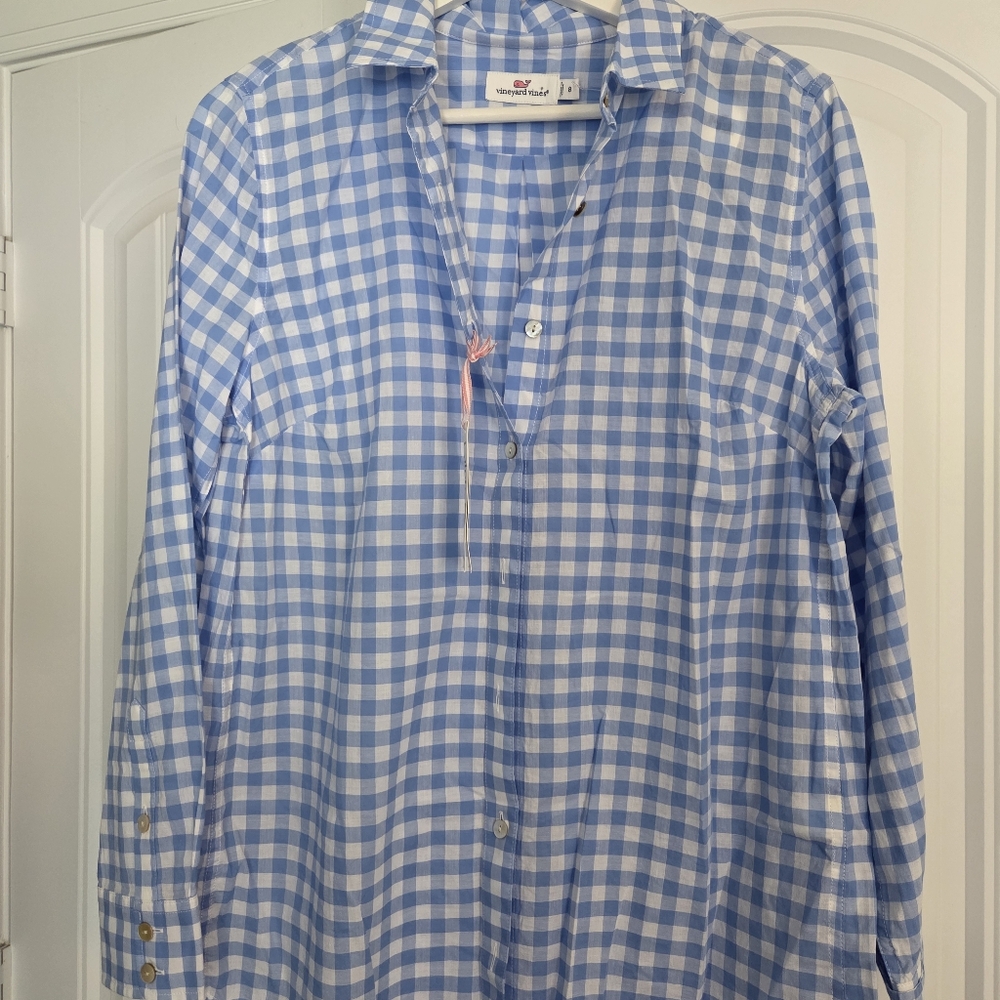 Vineyard Vines Blue and White Casual Button Down Shirt
